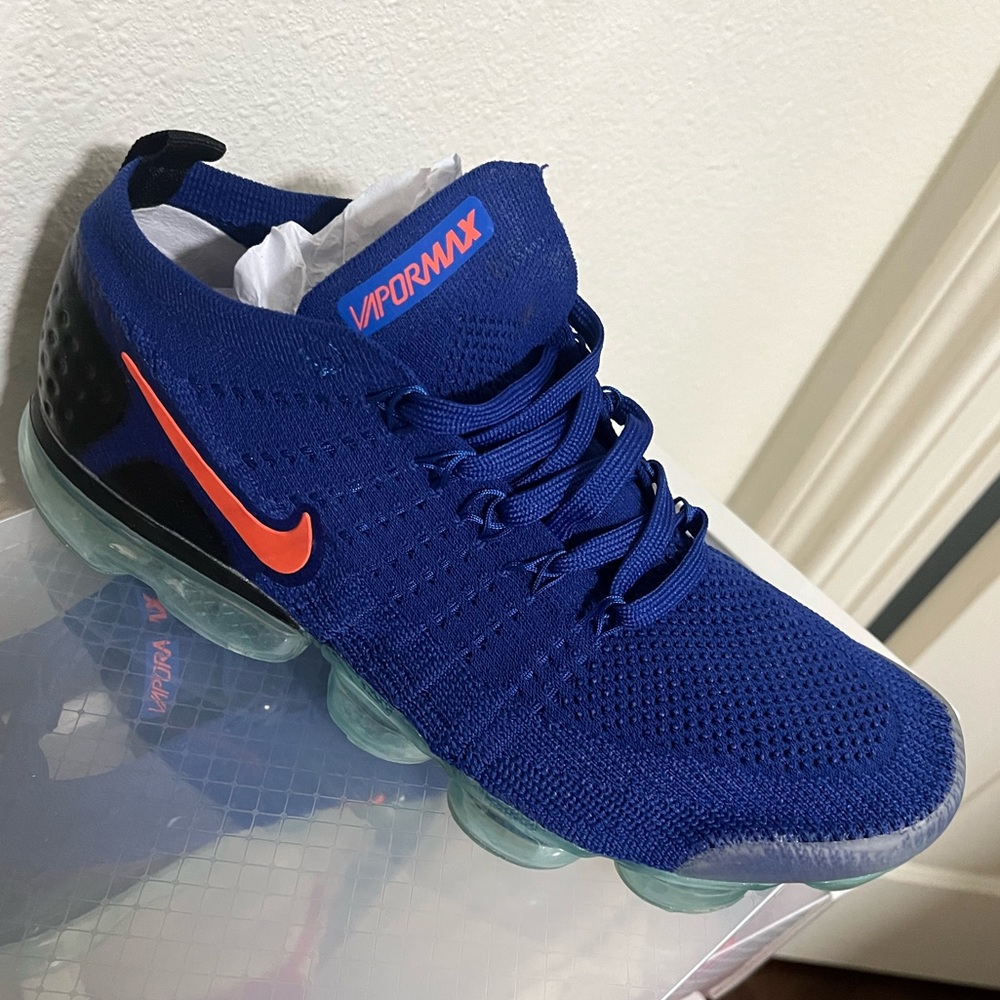 Nike Air VaporMax Flyknit 2 Racer Blue & Crimson MEN 10 Brand New Never Worn
